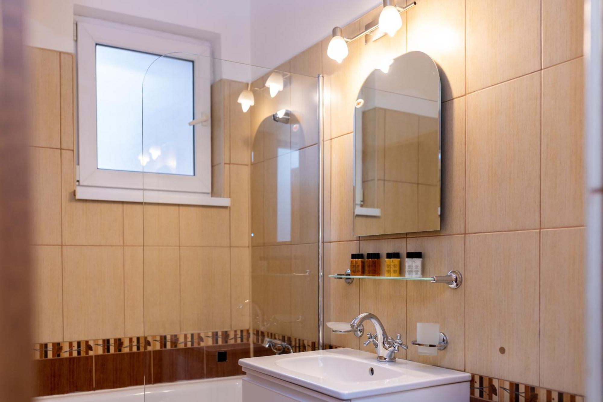 Apartament Octavia Hunedoara Dış mekan fotoğraf