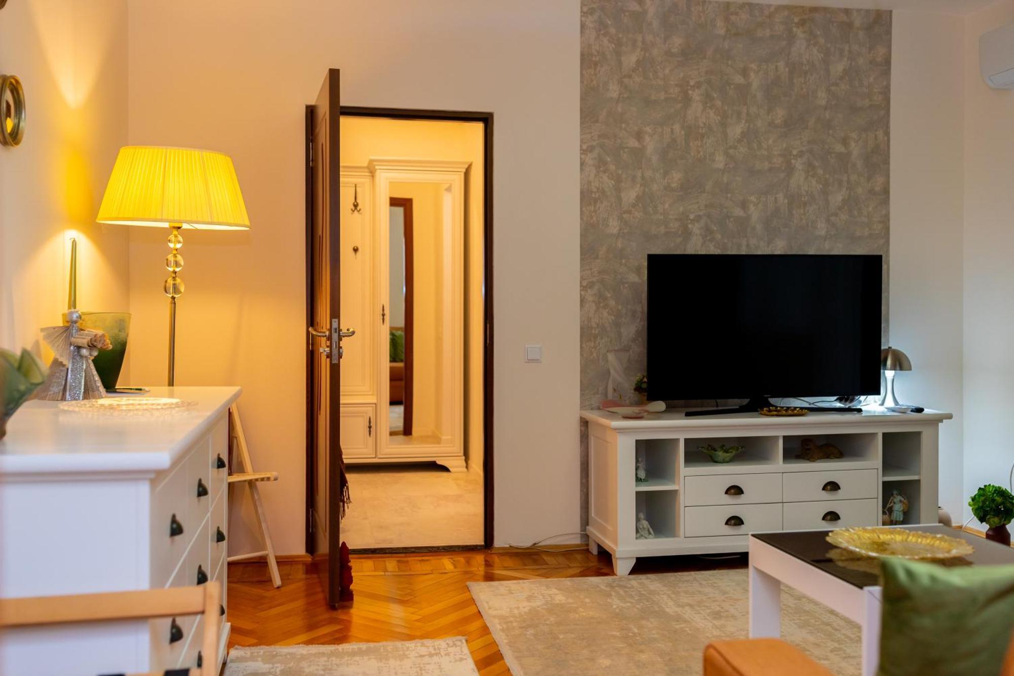 Apartament Octavia Hunedoara Dış mekan fotoğraf